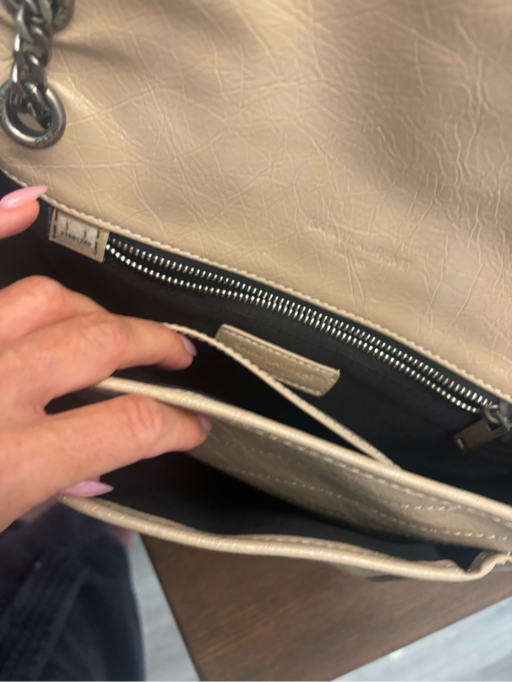 Beige Quilted Leather Shoulder Bag with designer inspired Logo silver chain - Picture 6 of 9